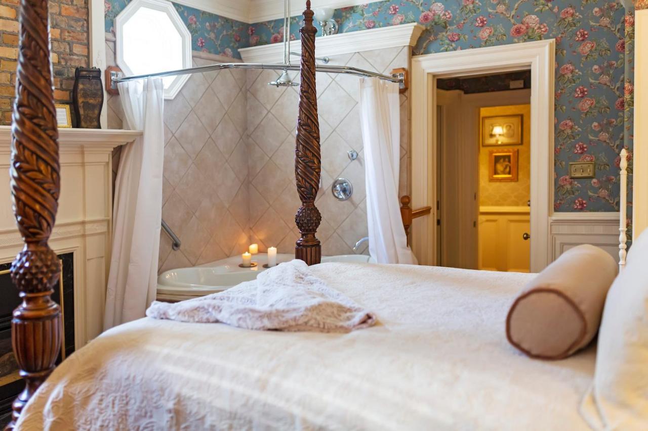 Arrowhead Inn Дърам Екстериор снимка