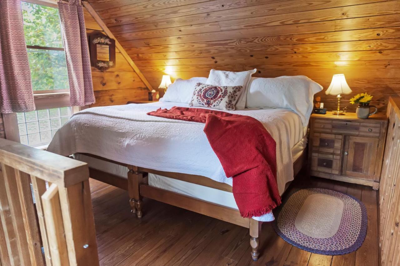 Arrowhead Inn Дърам Екстериор снимка